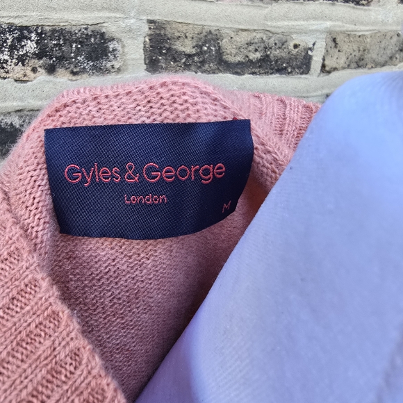Luxury Gyles&George Luxury Sweater - Pink and White. - Picture 4 of 4
